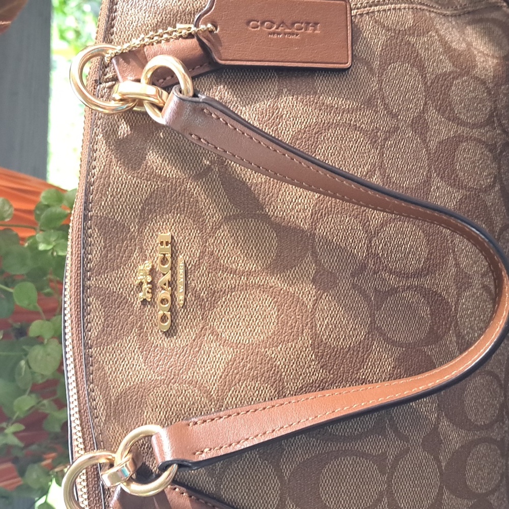 COACH KELSEY F28989 Signature Satchel, Shoulder, or Crossbody, Excellent Cond. - Picture 3 of 13
